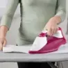 PLANCHA DE ROPA BLACK DECKER LIGHT EASY 1200W SUELA ANTIADHERENTE CERAMICA SMARTSTEAM BLANCO FUCSIA