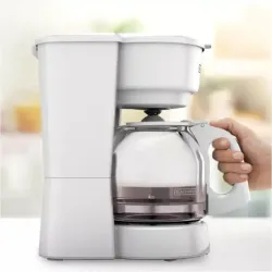 CAFETERA BLACK DECKER-12 TAZAS-SISTEMA GOTEO-BOTON ENCENDIDO Y APAGADO-BLANCA