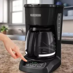 CAFETERA BLACK DECKER-12 TAZAS-DIGITAL-APAGADO AUTOMATICO-NEGRA
